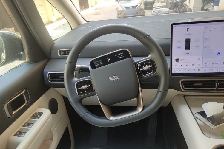 Used Li Auto MEGA 2025 Home Family Special Edition Steering Wheel