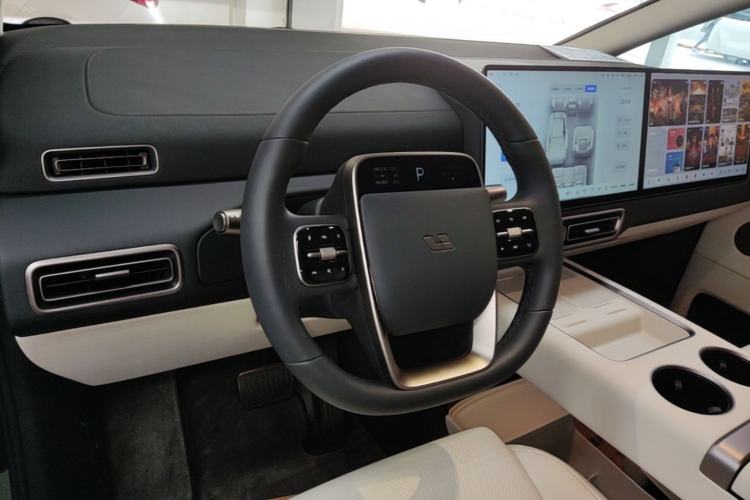 Used Li Auto MEGA 2025 Home Family Special Edition Steering Wheel