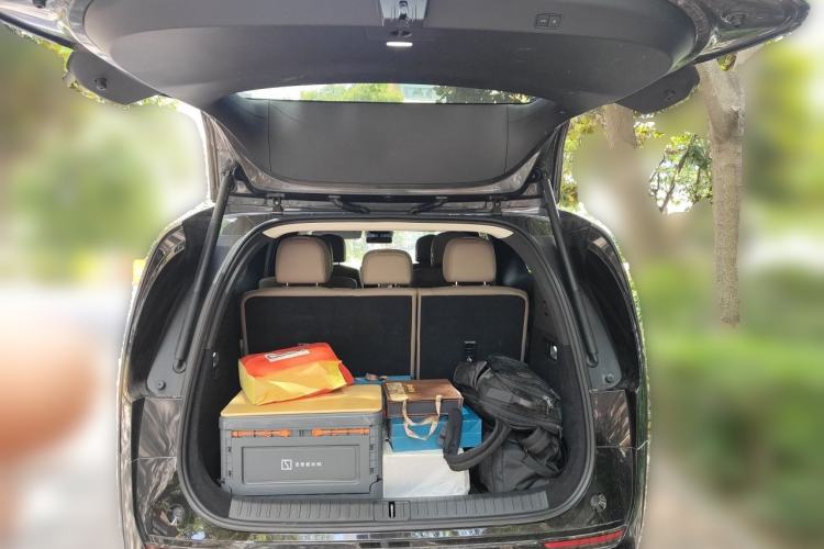 Used Li Auto MEGA 2025 Home Family Special Edition Trunk