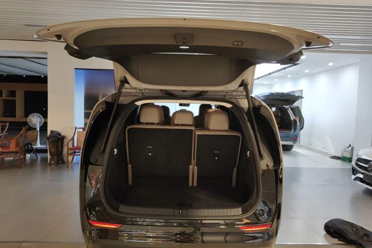 Used Li Auto MEGA 2025 Home Family Special Edition Trunk