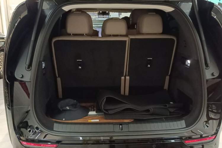 Used Li Auto MEGA 2025 Home Family Special Edition Trunk