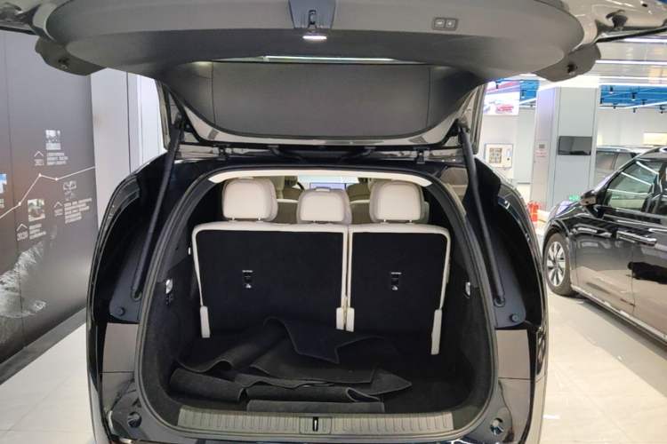 Used Li Auto MEGA 2025 Home Family Special Edition Trunk