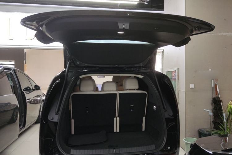 Used Li Auto MEGA 2025 Home Family Special Edition Trunk