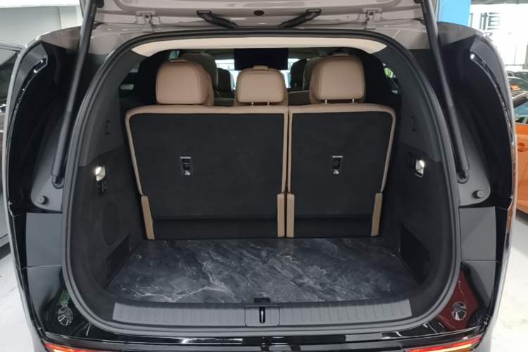 Used Li Auto MEGA 2025 Home Family Special Edition Trunk
