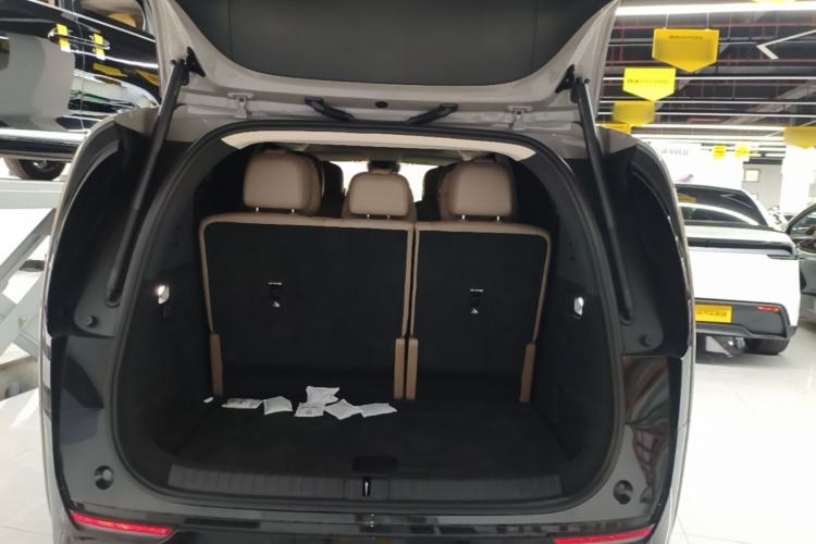 Used Li Auto MEGA 2025 Home Family Special Edition Trunk