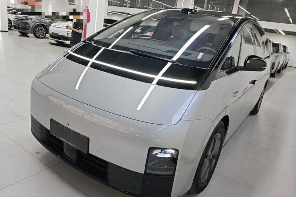 Li Auto MEGA 2025