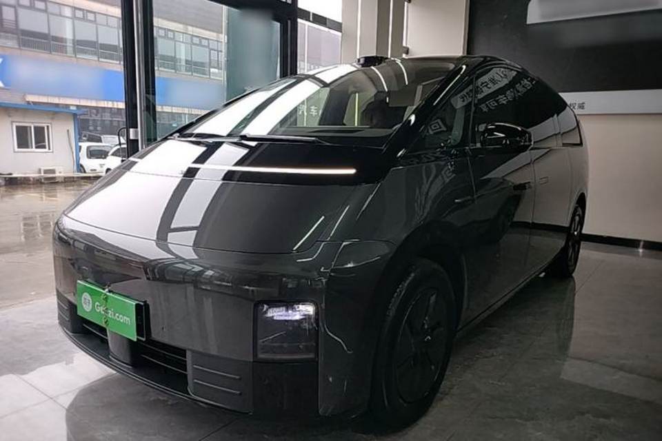 Li Auto MEGA 2025