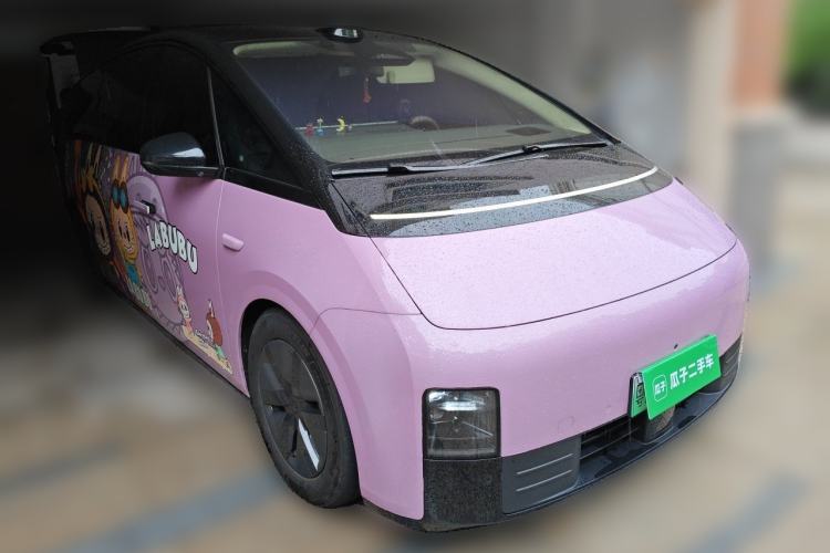 Used Li Auto MEGA 2025 Ultra Smart Refreshed Edition Front Right 45 Deg