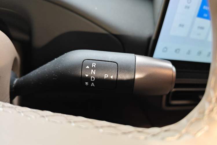 Used Li Auto MEGA 2025 Ultra Smart Refreshed Edition Gear Lever