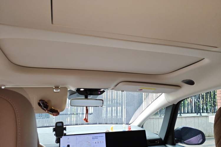 Used Li Auto MEGA 2025 Ultra Smart Refreshed Edition Headliner