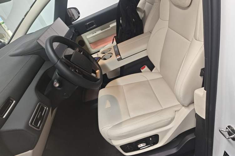 Used Li Auto MEGA 2025 Home Family Special Edition Left Front Seat