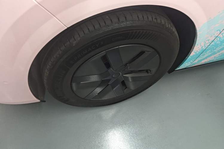 Used Li Auto MEGA 2025 Home Family Special Edition Left Front Wheel Hub
