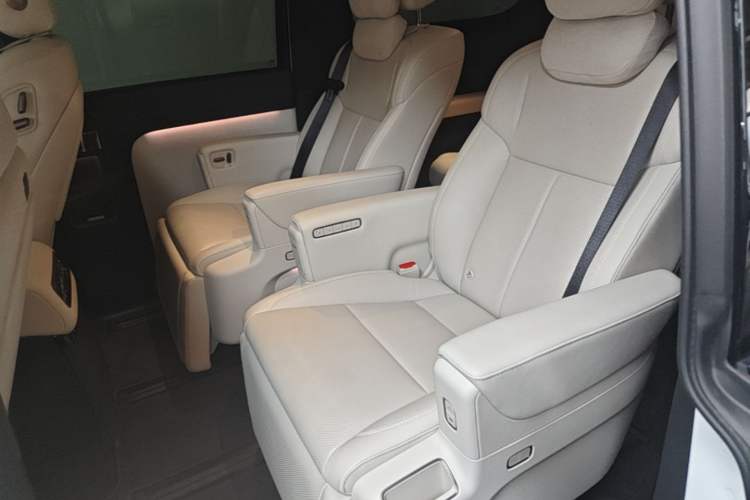 Used Li Auto MEGA 2025 Home Family Special Edition Left Rear Seat
