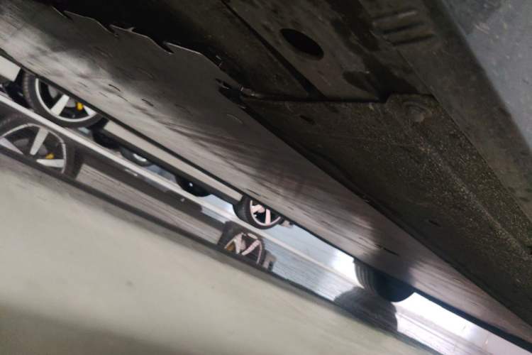 Used Li Auto MEGA 2025 Home Family Special Edition Chassis Front Left