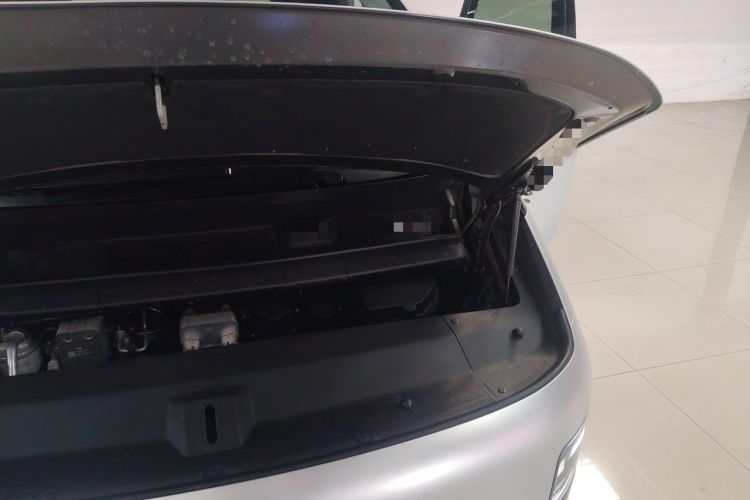 Used Li Auto MEGA 2025 Home Family Special Edition Engine Bay Left