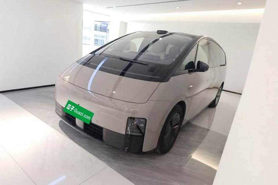 Li Auto MEGA 2025