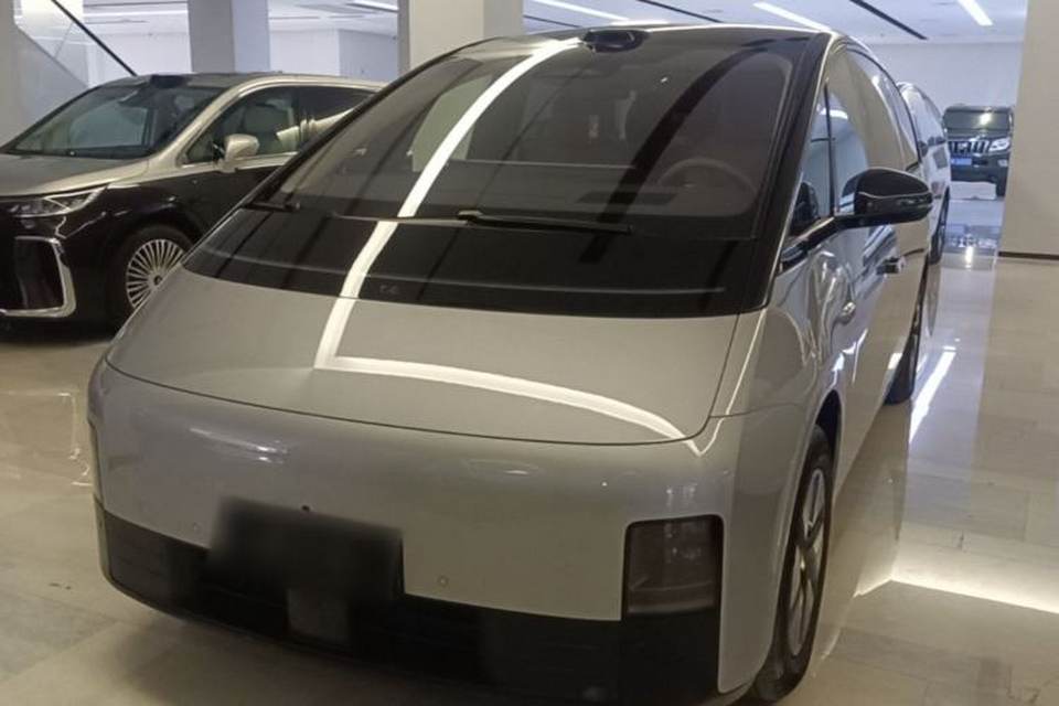 Li Auto MEGA 2025