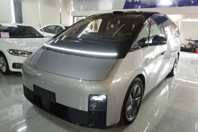 Used Li Auto MEGA 2025 Home Family Special Edition