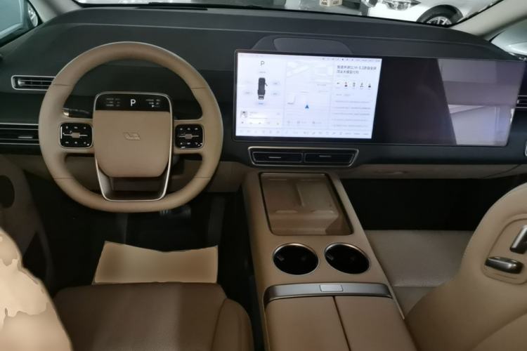 Used Li Auto MEGA 2025 Home Family Special Edition Center Console