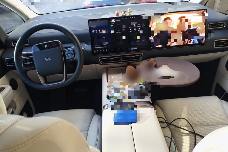 Used Li Auto MEGA 2025 Home Family Special Edition Center Console