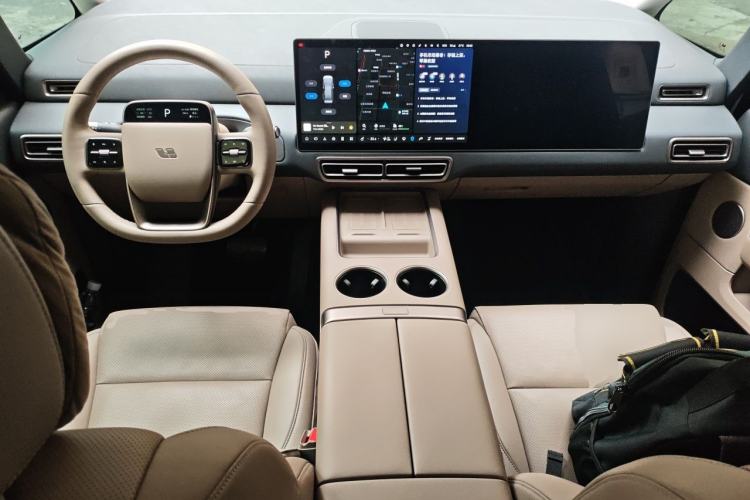 Used Li Auto MEGA 2025 Home Family Special Edition Center Console