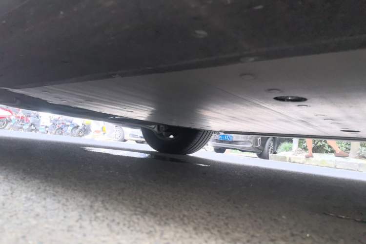 Used Li Auto MEGA 2025 Home Family Special Edition Chassis Front Left