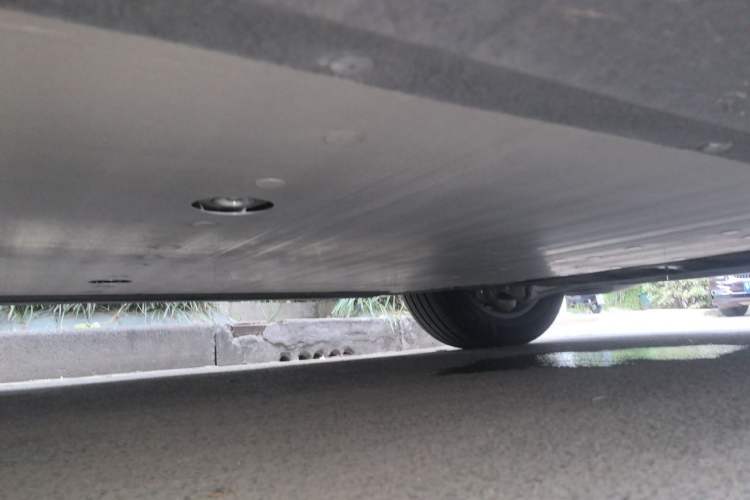 Used Li Auto MEGA 2025 Home Family Special Edition Chassis Front Right