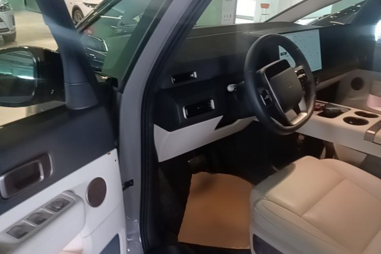 Used Li Auto MEGA 2025 Ultra Smart Refreshed Edition Driver Seat