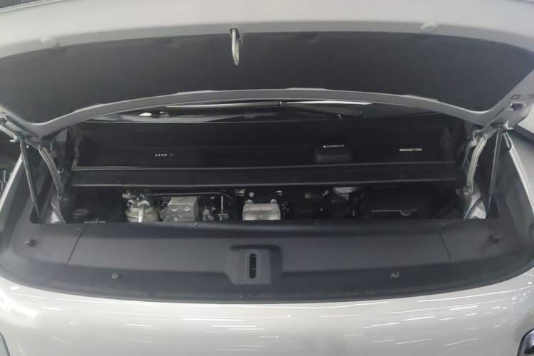 Used Li Auto MEGA 2025 Home Family Special Edition Engine Bay