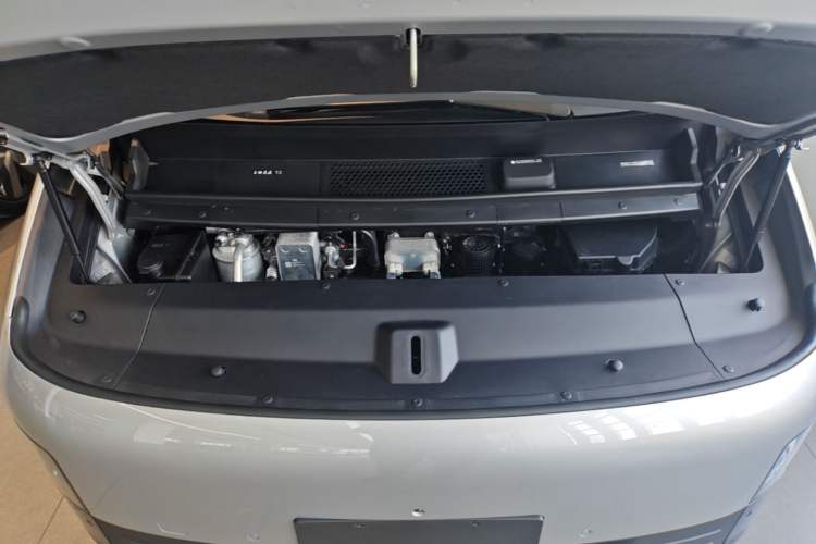 Used Li Auto MEGA 2025 Home Family Special Edition Engine Bay