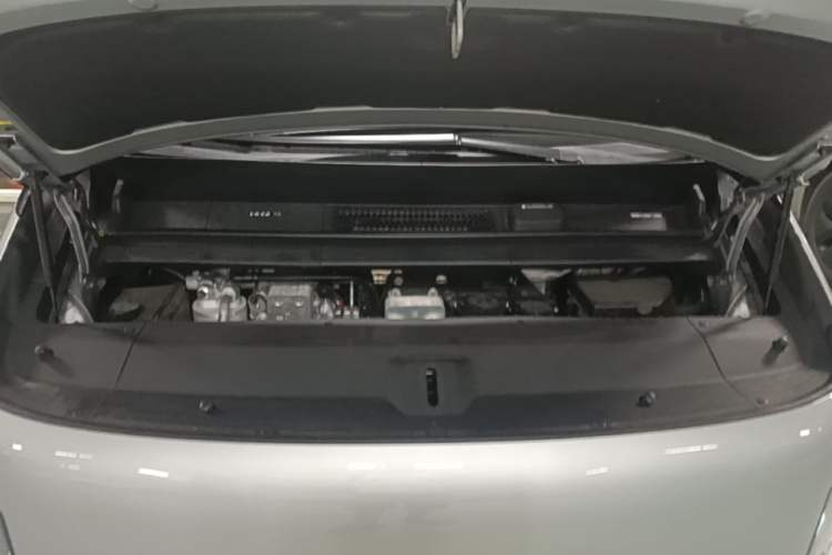 Used Li Auto MEGA 2025 Home Family Special Edition Engine Bay