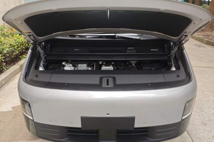 Used Li Auto MEGA 2025 Home Family Special Edition Engine Bay
