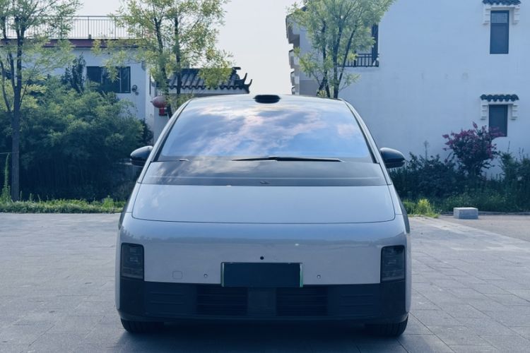 Used Li Auto MEGA 2025 Home Family Special Edition Exterior 1