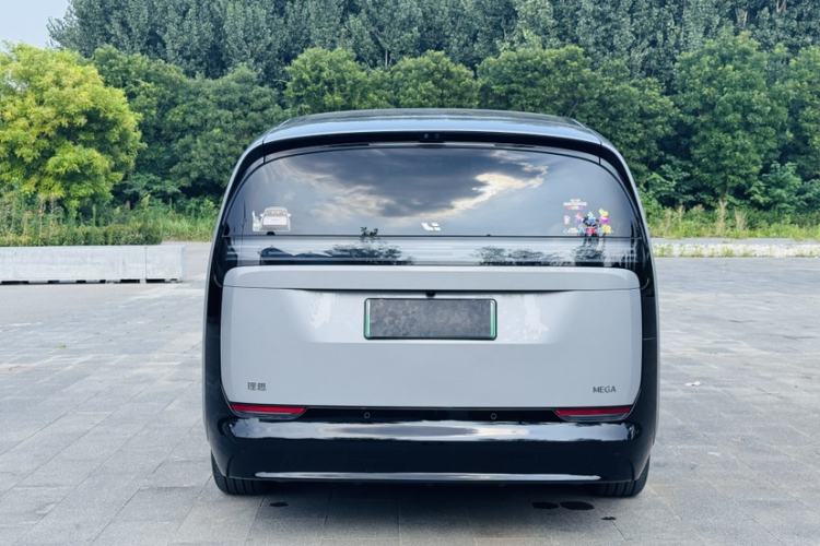 Used Li Auto MEGA 2025 Home Family Special Edition Exterior 3