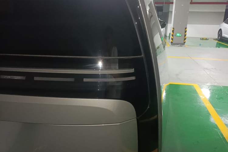 Used Li Auto MEGA 2025 Home Family Special Edition Exterior 3