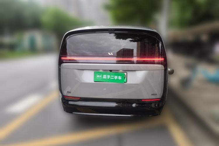 Used Li Auto MEGA 2025 Home Family Special Edition Exterior 4