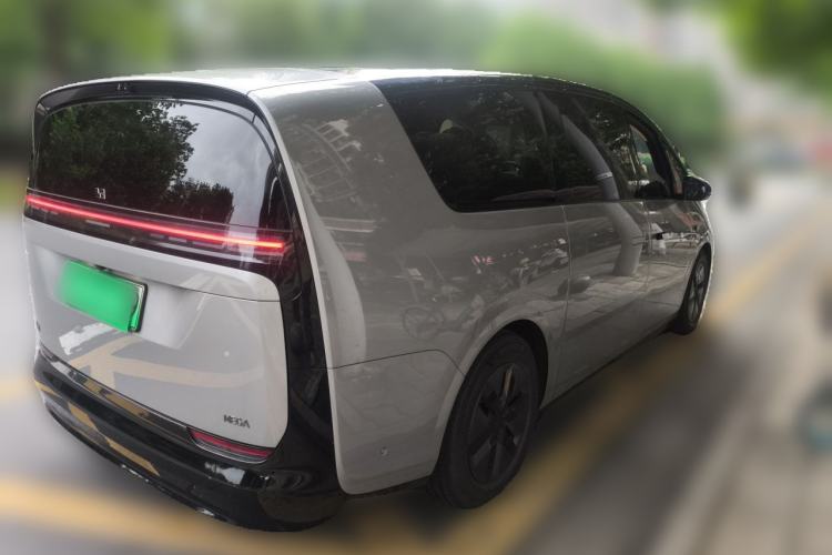 Used Li Auto MEGA 2025 Home Family Special Edition Exterior 5