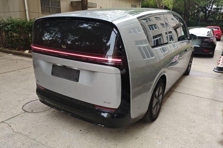 Used Li Auto MEGA 2025 Home Family Special Edition Exterior 5