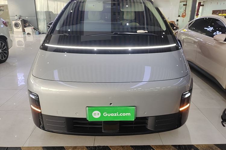 Used Li Auto MEGA 2025 Home Family Special Edition Front