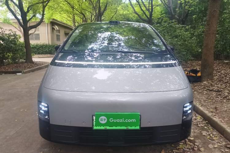 Used Li Auto MEGA 2025 Home Family Special Edition Front
