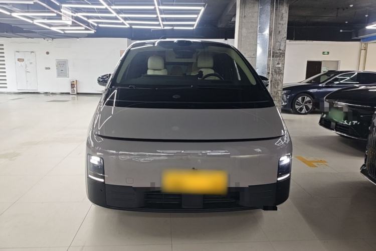 Used Li Auto MEGA 2025 Home Family Special Edition Front