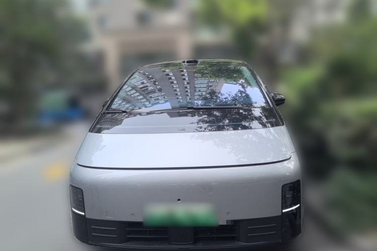 Used Li Auto MEGA 2025 Home Family Special Edition Front