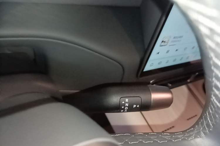 Used Li Auto MEGA 2025 Ultra Smart Refreshed Edition Gear Lever