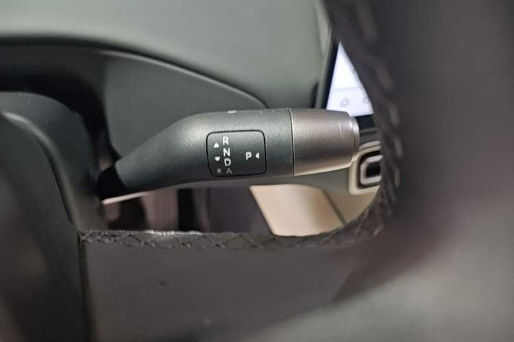 Used Li Auto MEGA 2025 Home Family Special Edition Gear Lever