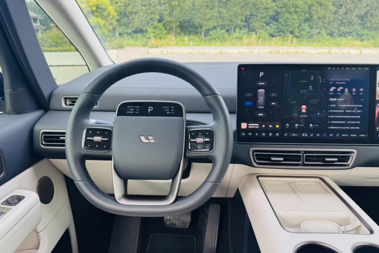 Used Li Auto MEGA 2025 Home Family Special Edition Interior 5