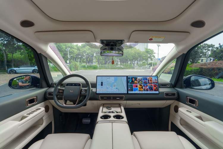 Used Li Auto MEGA 2025 Home Family Special Edition Interior 6