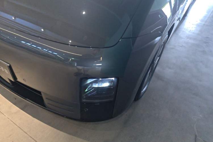 Used Li Auto MEGA 2025 Ultra Smart Refreshed Edition Left Front Headlight