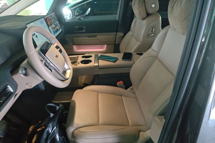 Used Li Auto MEGA 2025 Ultra Smart Refreshed Edition Left Front Seat