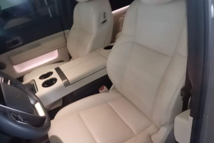 Used Li Auto MEGA 2025 Ultra Smart Refreshed Edition Left Front Seat