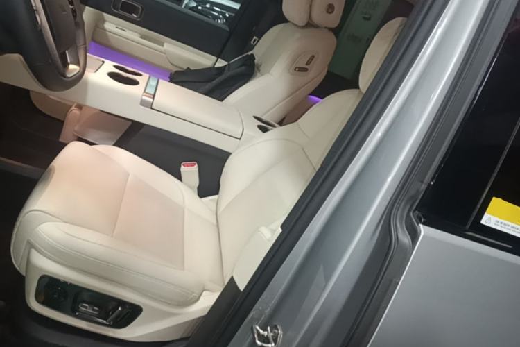 Used Li Auto MEGA 2025 Home Family Special Edition Left Front Seat